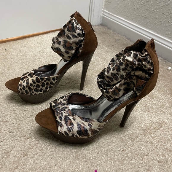 Cheetah print 6” heels with same ankle strap - Picture 2 of 5